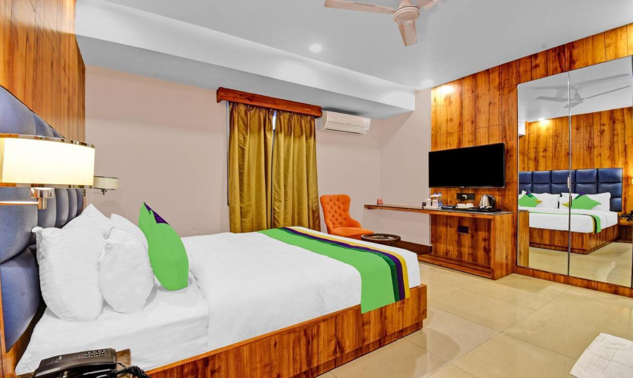 Treebo The Pearl Bliss Hotel 3*